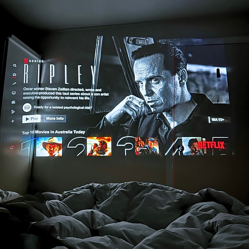 MovieHub™ Ultra HD Projector